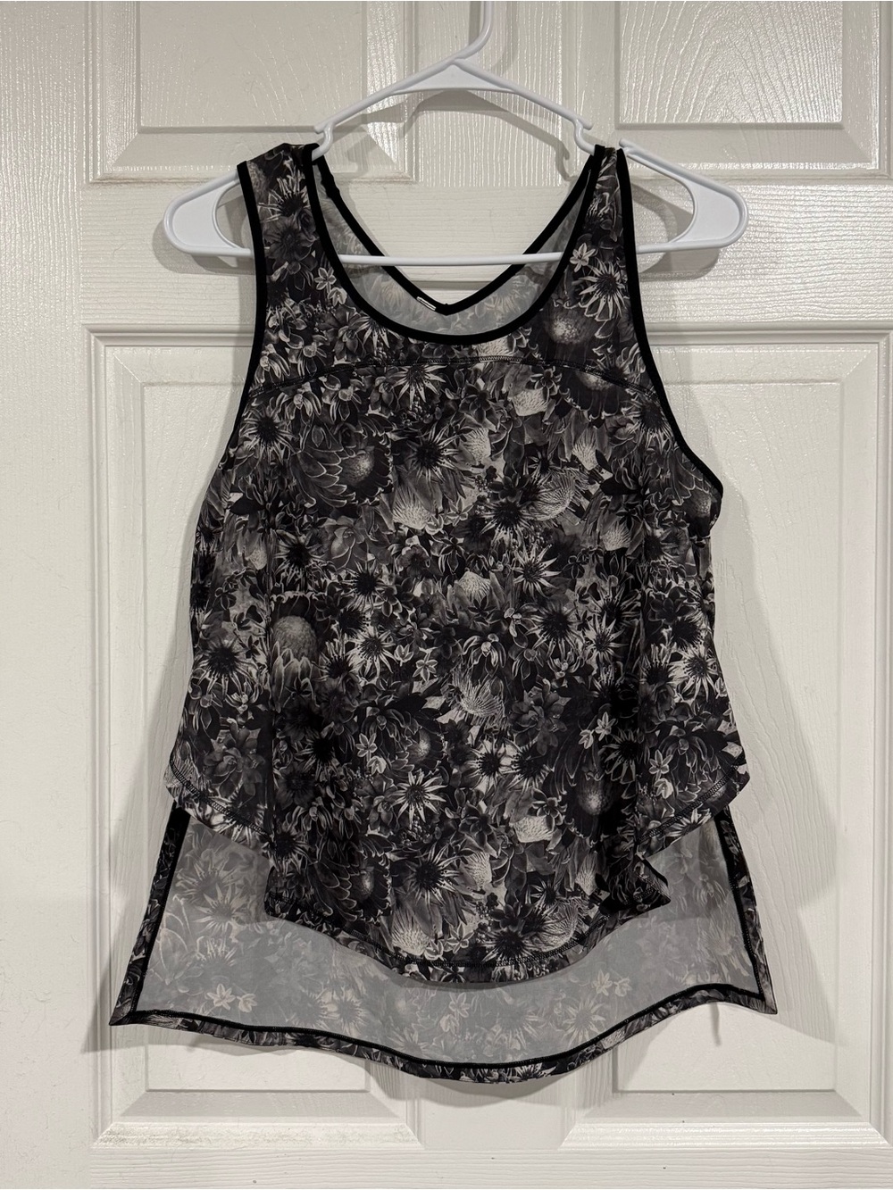 Lululemun Run: Split Singlet Flowabunga Angel Wing Black Athletic Tank size 10